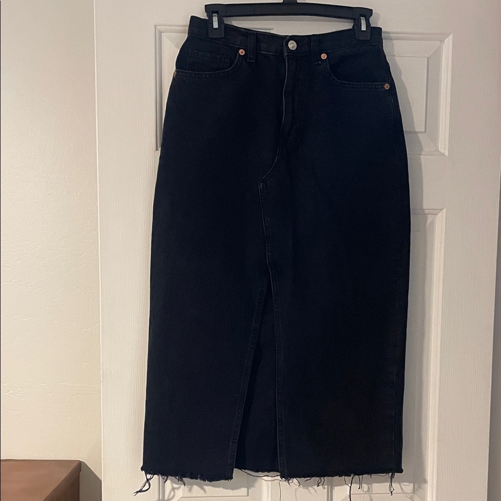 Chic Black Denim Midi Skirt